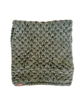 ZED Handmade Wool Olive Green Infinity Scarf